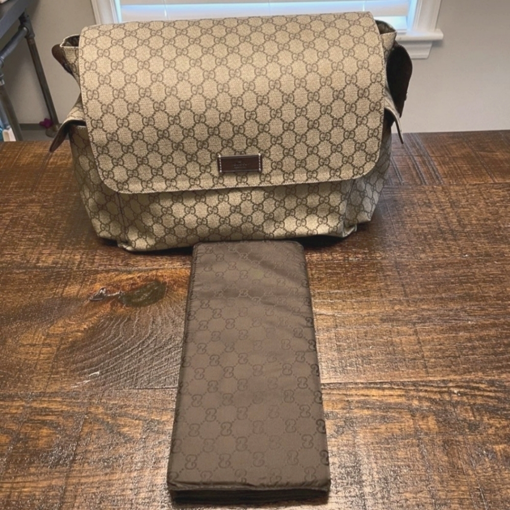 COPY - Gg Supreme Gucci diaper bag